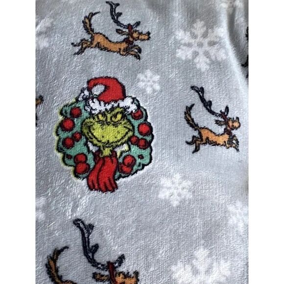 Dr. Seuss The Grinch And Max Dog Pet BED Super Soft Christmas 36 X 27 X 3” NEW - Picture 9 of 16